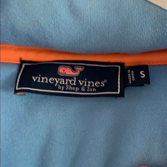 Men’s Vineyard Vines quarter-zip hoodie. - Picture 3 of 6